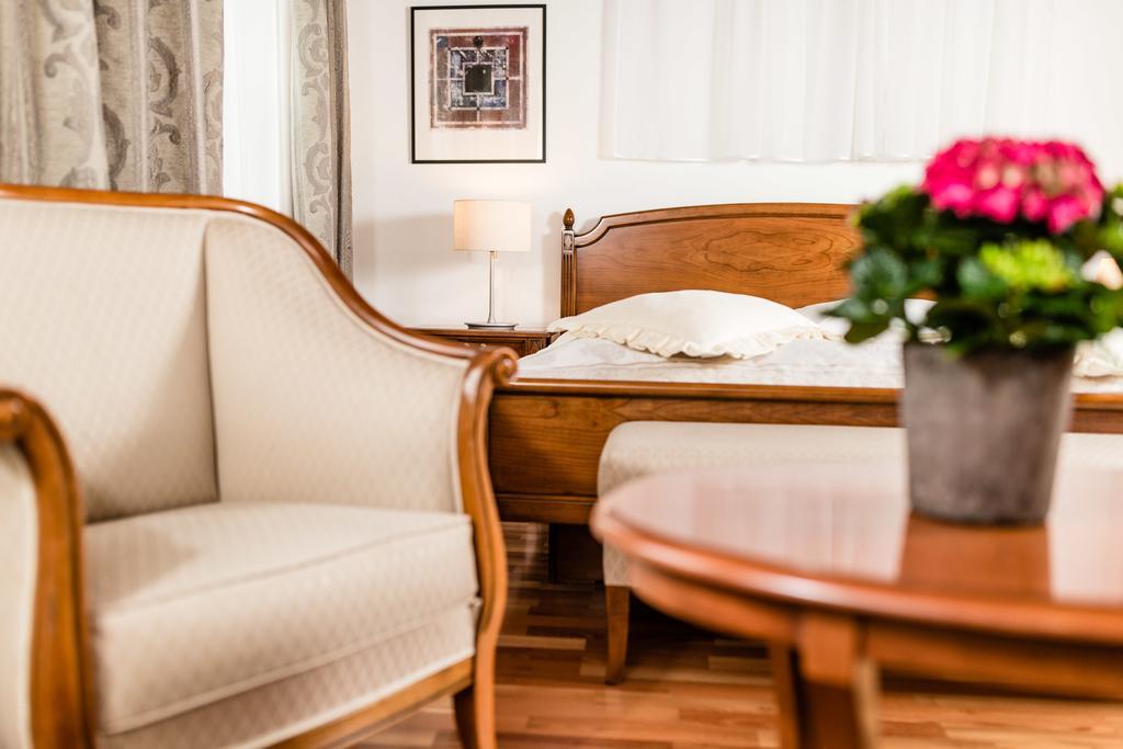 Hotel Restaurant Lilie Випитено Экстерьер фото