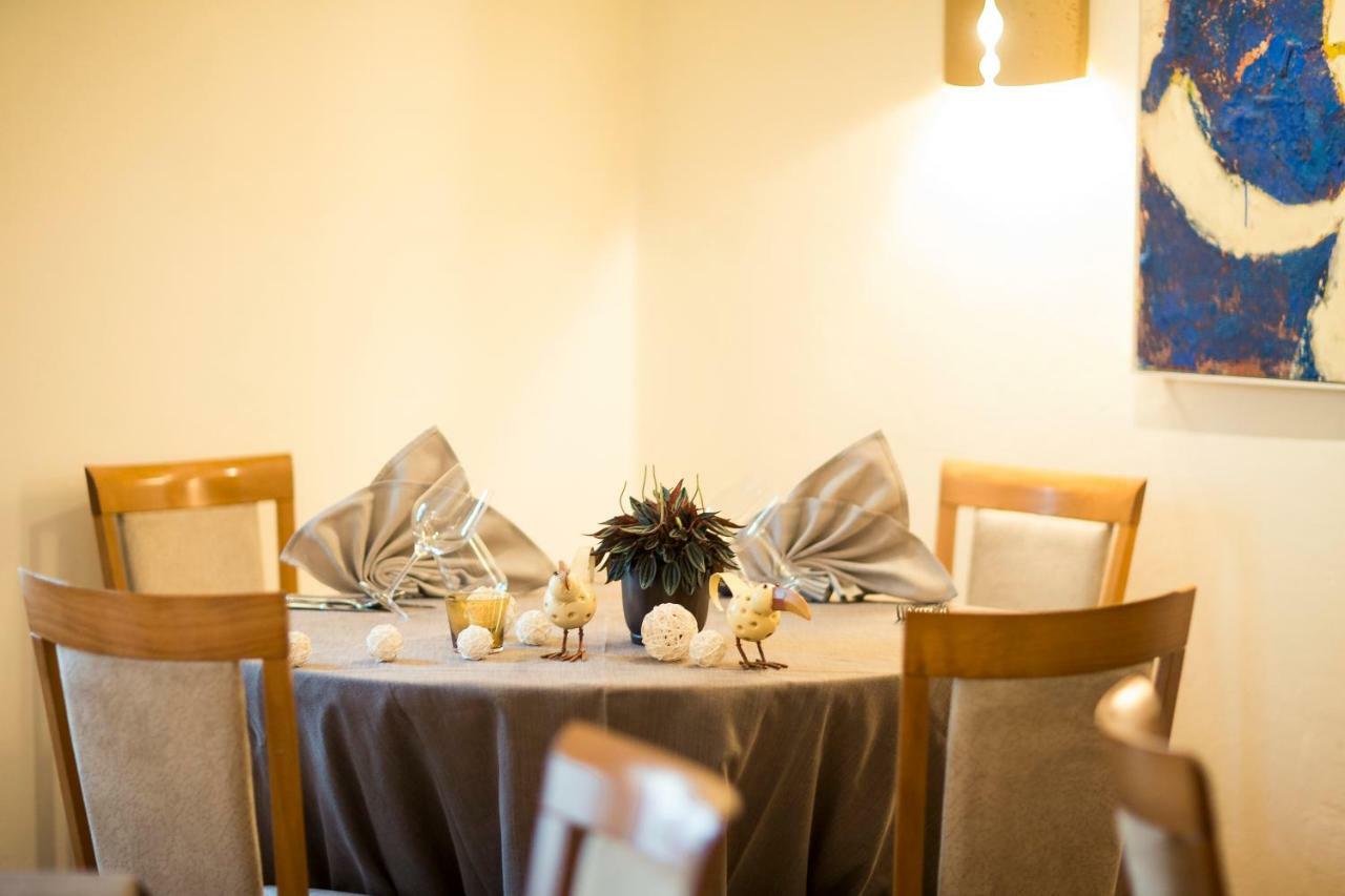 Hotel Restaurant Lilie Випитено Экстерьер фото