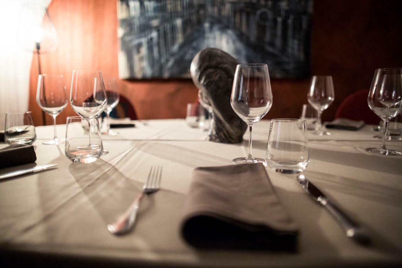 Hotel Restaurant Lilie Випитено Экстерьер фото